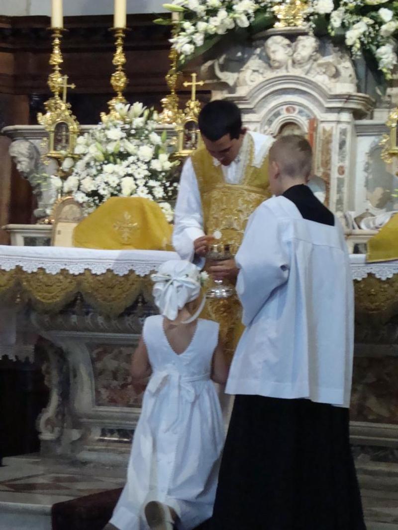 PREMIERE COMMUNION ANNE GABRIELLE CARON