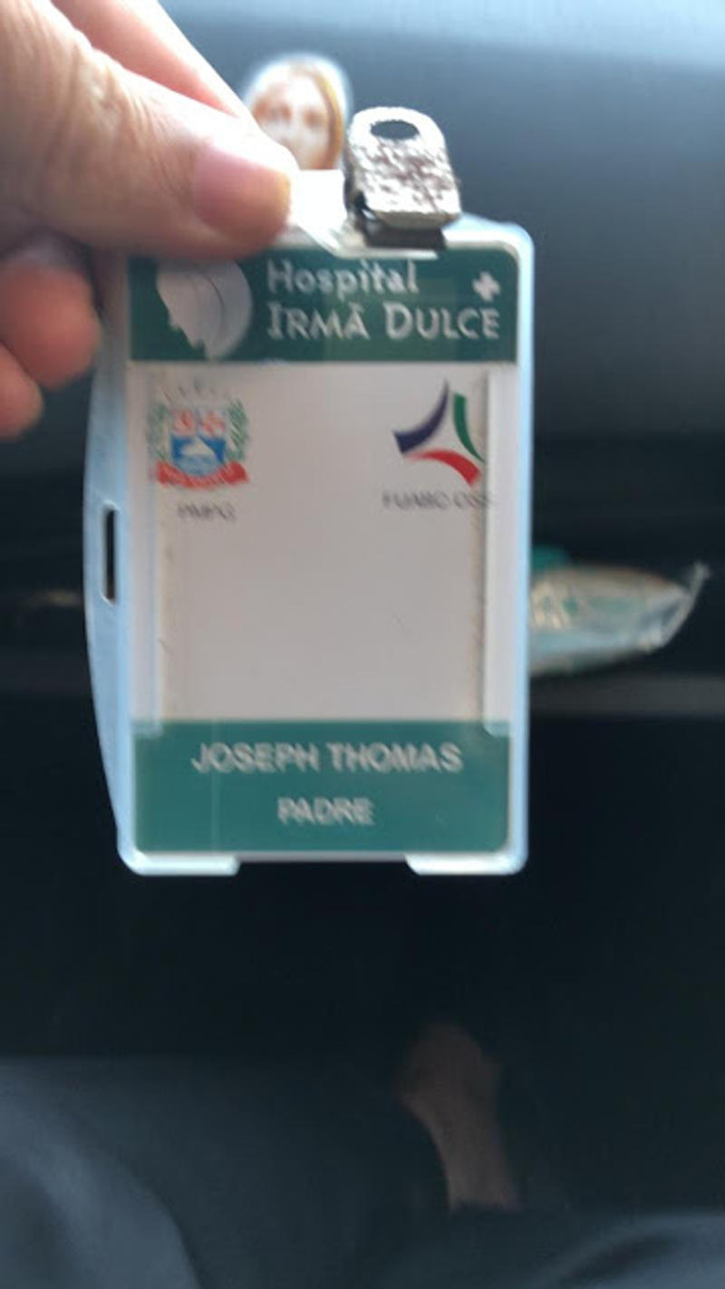 crachá-padre.jpeg