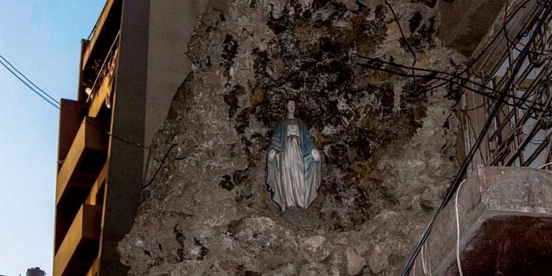 Imagem de Nossa Senhora intacta após explosões em Beirute