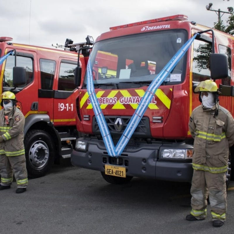 WEB-GUAYAQUIL-ECUADOR-BOMBEROS-FIREMEN-04-Benemerito-Cuerpo-de-Bomberos-Guayaquil.jpg - Aleteia.org | Español - valores con alma para vivir feliz GUAYAQUIL