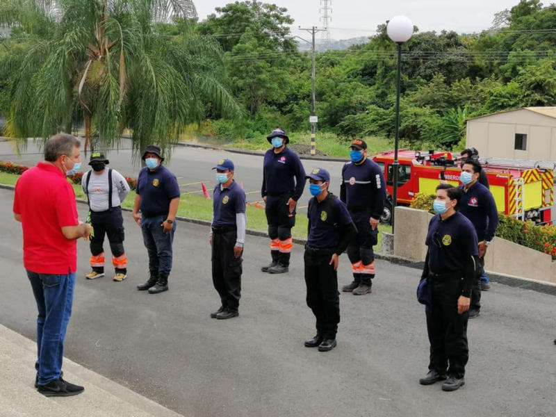 WEB-GUAYAQUIL-ECUADOR-BOMBEROS-FIREMEN-07-Benemerito-Cuerpo-de-Bomberos-Guayaquil.jpg - Aleteia.org | Español - valores con alma para vivir feliz GUAYAQUIL