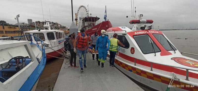 WEB-GUAYAQUIL-ECUADOR-BOMBEROS-FIREMEN-11-Benemerito-Cuerpo-de-Bomberos-Guayaquil.jpg - Aleteia.org | Español - valores con alma para vivir feliz GUAYAQUIL