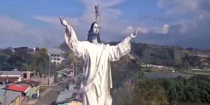 WEB3-ECUADOR-STATUE-CHRIST-ESMERALDAS-@ECU911Esmeralda.jpg