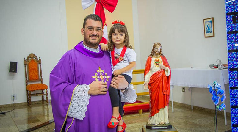 WEB3-01-CHILD-APOSTOLADO-DE-LA-ORACION-VIRAL-Facebook-helton.dias_.37.jpg - Aleteia.org | Español - valores con alma para vivir feliz HELTON DIAS