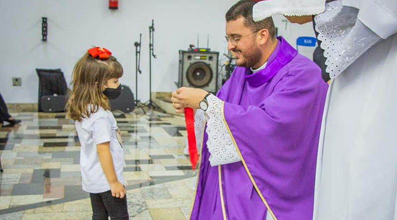 WEB3-04-CHILD-APOSTOLADO-DE-LA-ORACION-VIRAL-Facebook-helton.dias_.37.jpg - Aleteia.org | Español - valores con alma para vivir feliz HELTON DIAS