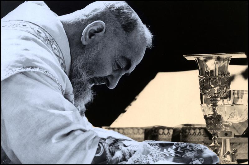 PADRE PIO SAYING MASS - BLUE AND GOLD